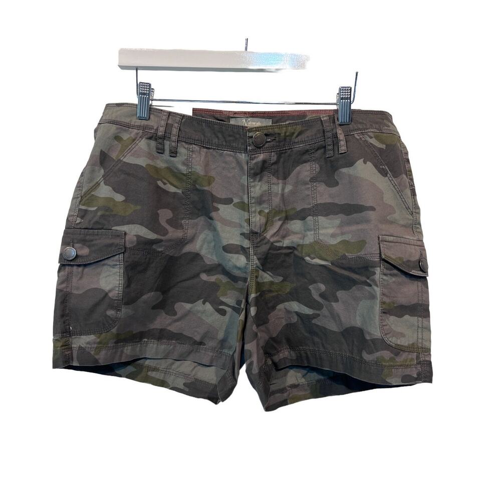 Women's Camo Cargo Shorts - Olive Green